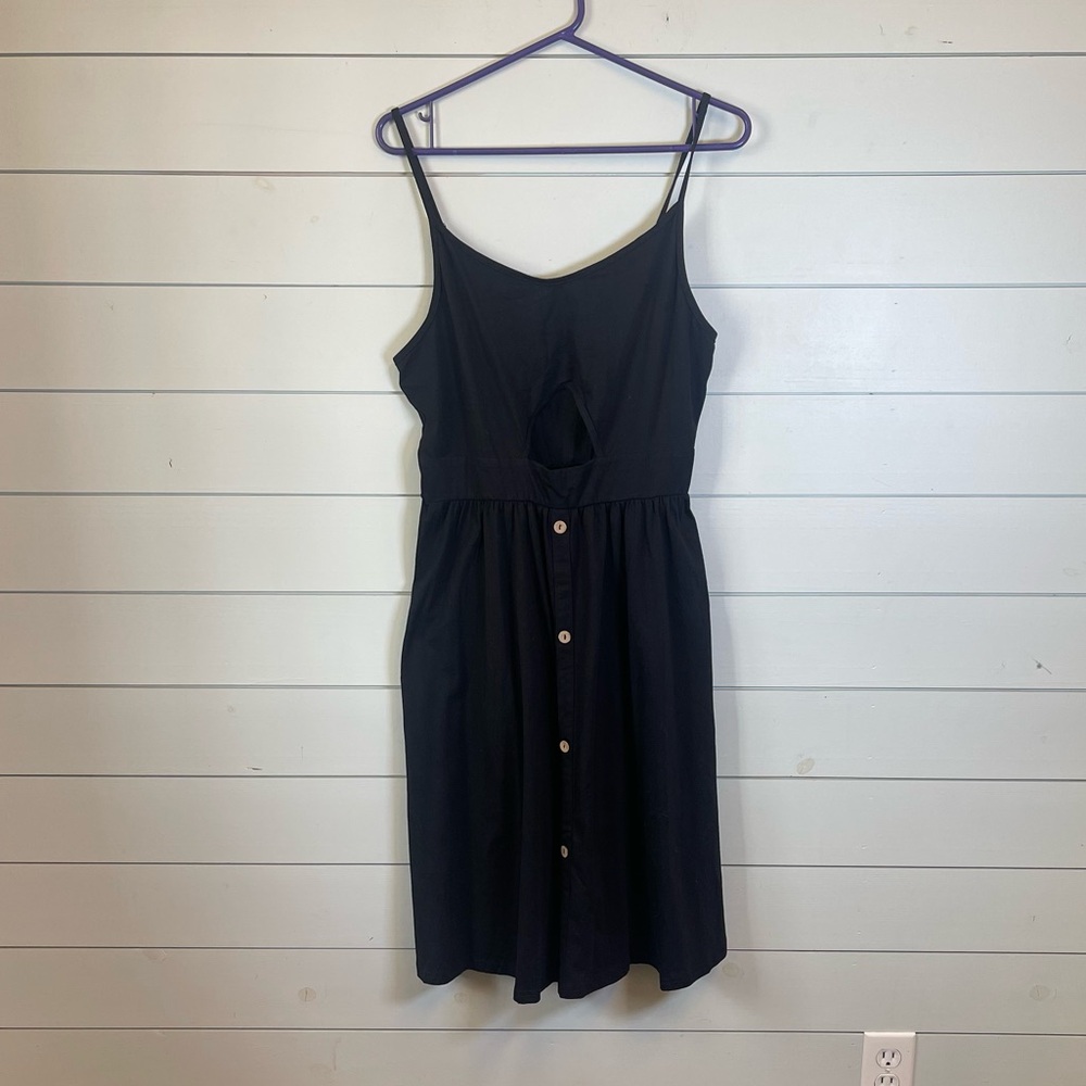 Vote Pretty black Sleeveless Dress with Buttonsโ womens size large NWT